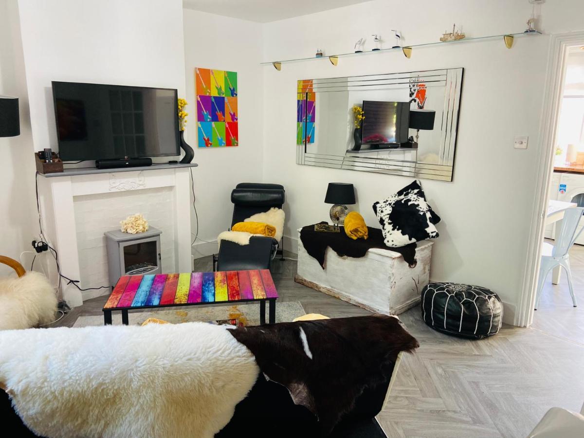Funky Cozy Cottage With Outside Space Eastbourne Ngoại thất bức ảnh