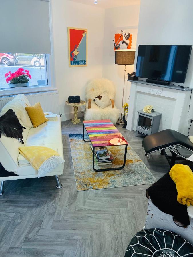 Funky Cozy Cottage With Outside Space Eastbourne Ngoại thất bức ảnh